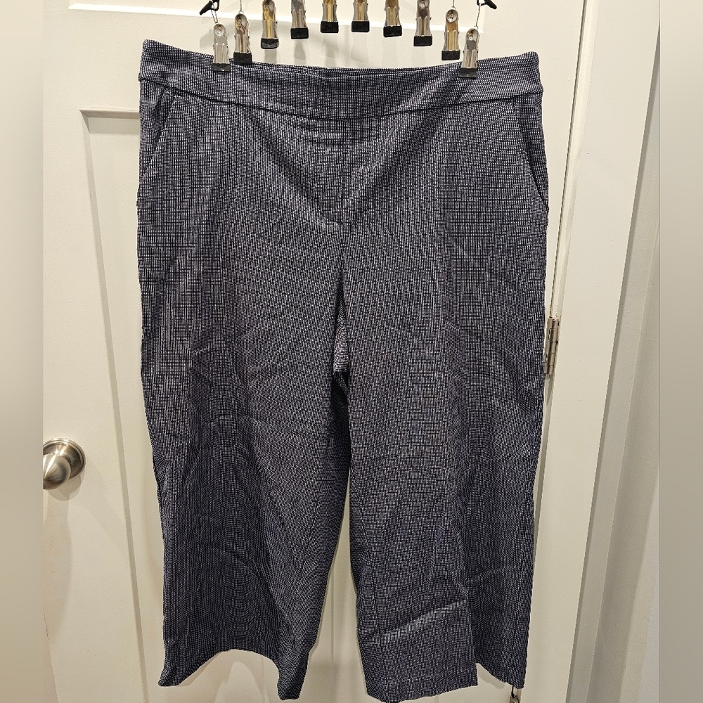 Tribal Navy White Textured Cropped Pants Womenโs 20W Stretch Pull-On Capris